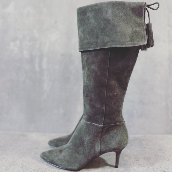 LORD & TAYLOR SUEDE BOOTS - Picture 2 of 3